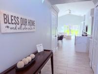 Private pool home, a hop away from Private pool home, a hop away from the Theme Parks - Chambres d'hôtes Davenport