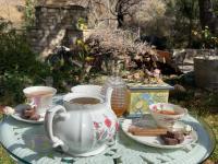 Vintage RV Creekside Nature Retreat near Ojai next to Swim Holes Hike - Chambres d'hôtes Santa Paula