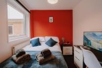 Spacious 6 bed Lodge, Free Parking - Chambres d’hôtes