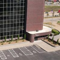 Modern Two Bedroom Apartment with City Views - Bed and Breakfast Tulsa