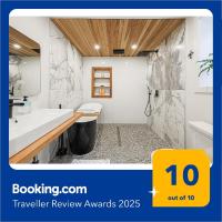 Downtown Oasis-2BR-Spa Bath-Pet Friendly, Free Parking - Bed and Breakfast Toronto