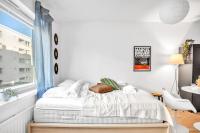 Design District w King Bed, Netflix, tram and bus nearby - Chambres d'hôtes Helsinki