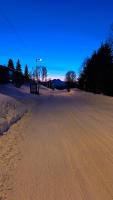 Modern 1 room studio apartment with free parking - near cabelcar, sherpa stairs and the mountain - Chambres d'hôtes Tromsdalen