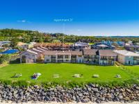 Absolute Beachfront Apartment 2T - B&B