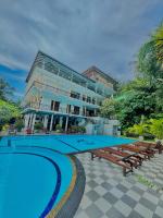 Triple Room with Pool View