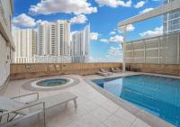 Reem Island Beach Haven with Stellar Balcony Views - B&B Abu Dhabi