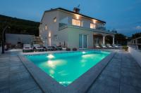 Villa Bella Vista for 8 people with sea view, heated pool & wellness - only 1,5 km from beach - Chambres d'hôtes Viskovići