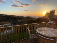Bay View Cottage - Amazing sea views and 3 bedrooms Sleeps 6-8 - Bed and Breakfast Treknow