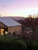 Hutstuf - The Rac00n & hottub - Bed and Breakfast Bertogne