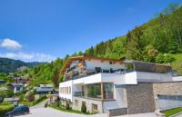 Eichenhof Top 2 - by Alpen Apartments - Bed and Breakfast Zell am See