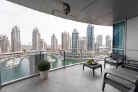 Stunning 3-Bedroom Marina View Apartment - Chambres d’hôtes Dubaï