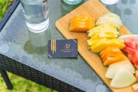 The Cerulean Manor, City Centre House, Large Drive, Free Parking, WiFi, Sofa Bed, Netflix - B&B Coventry