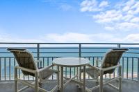 Breath Taking 3 BR Direct Oceanfront Condo with Private Balcony at The Wyndham Ocean Walk Resort - Chambres d'hôtes Daytona Beach