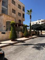 Heart of Jubiha - Amman - Fully furnished Flat - B&B