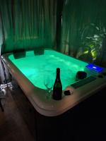 Loft con SPA exterior climatizado Villa IRI - B&B