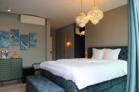 King Room with Spa Bath