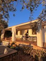 Charmante casita met veranda en zwembad op een kleinschalige olijf Finca - Bed and Breakfast Colmenar