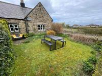 WOOL COTTAGE - Cosy Cottage Retreat with Log Fire & Tranquillity in Shilbottle - Bed and Breakfast Shilbottle