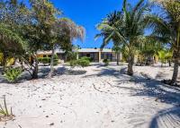 Oceanfront Villa with Big Pools - Bed and Breakfast Celestún