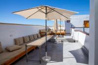 Chambre Lit Queen-Size - Vue sur Piscine