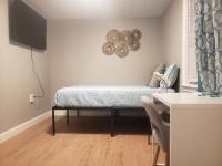 Harmony Room with private bathroom by the Airport - B&B Darby