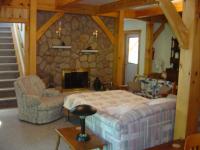 Deluxe Queen Suite