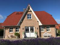 Ferienhaus " Strandhus " an der Ostsee, Sauna, Kamin, Strandkorb, free W-LAN by SEASIDE - Chambres d'hôtes Dassow