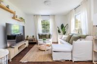 Cozy Duplex w King Bed 2 Full - B&B