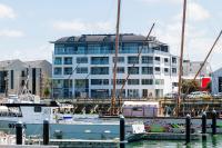 Modern Apartment in Gisborne CBD - B&B