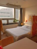 1 # Namyeong Station 2 minutes # Sookmyung Women's University Station 4 minutes # Parking available # Orange House - B&B