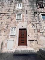 Stone villa NEPOT - in center - rooftop terrace - Chambres d'hôtes Split