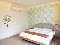 Habitación con cama grande