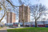 Shepherds Haven Luxury 4 Bed Flat With Self Check In - B&B London