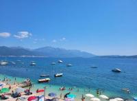 Светлая студия в 5 минутах от моря - B&B Baošići