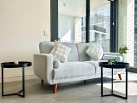 Spacious Pool View Apt in Olympic Park - Bed and Breakfast