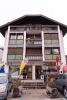 Cortina City Center Alpine Apartment with Private Garage - Ferienwohnung