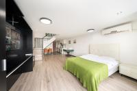 Shanghai Hills & Lotus Home Base near NECC & Hongqiao railway station suitable for Family&Business - Ferienwohnung