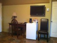 Deluxe Room with One Queen Bed
