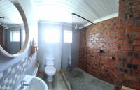 Habitación Triple Básica con baño compartido