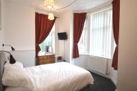 3 Person Apartment with Priv Entrance and Carpark - Bed and Breakfast Stockport