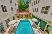 2-Min to Beach, Upscale Enclave - Chambres d’hôtes Miami Beach