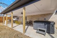 Frisco Getaway Hometel w the Spa and Outdoor Kitchen - B&B