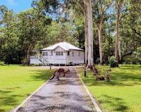 Lake Weyba Noosa Lodge & Kangaroos - B&B Peregian Beach