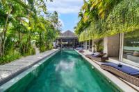 Lavish 5 Bed, Sleeps 10, Butler, Daily Breakfast - B&B Canggu