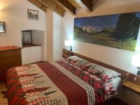 Two-Bedroom Apartment - Split Level