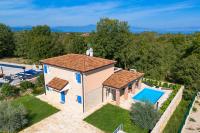 Romantic villa with pool, surrounded by nature - ID 2507 - by TRAVELER tourist agency Krk - Chambres d'hôtes Barušić