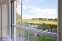 Dassia-Rural Bungalow, Dog Friendly with Hot Tub Near Gurnard - Chambres d'hôtes Porchfield