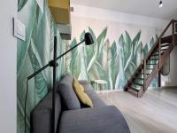 Estudio con balcón