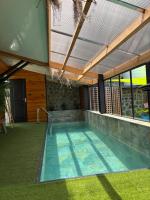 Maison Blanche du Volcan - Avec piscine intérieure chauffée - Bed and Breakfast Le Tampon