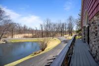 Spacious Home with Pool, Hot Tub, Mins to Parks Skiing - B&B Monroe